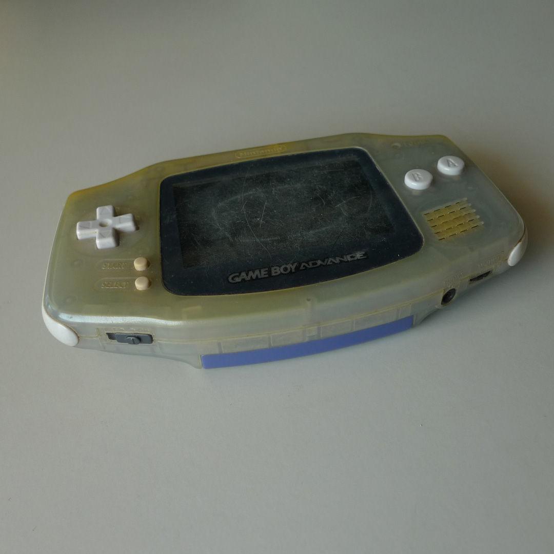 ゲームボーイアドバンス外観2